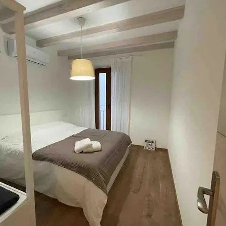New! Renovated House With Terrace In