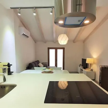 New! Renovated House With Terrace In Vakantiehuis *