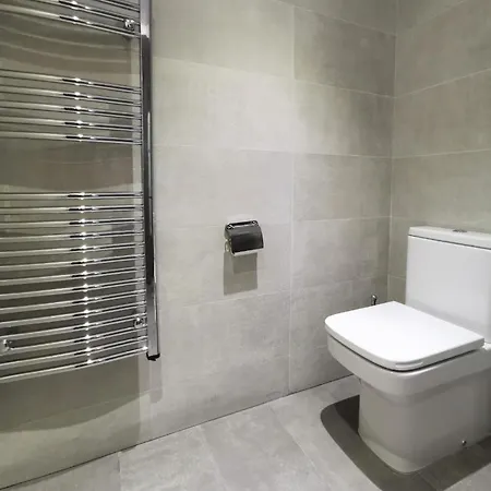 New! Renovated House With Terrace In