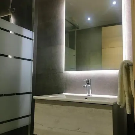 New! Renovated House With Terrace In 펜션 캠브릴스