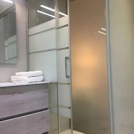New! Renovated House With Terrace In * 캠브릴스